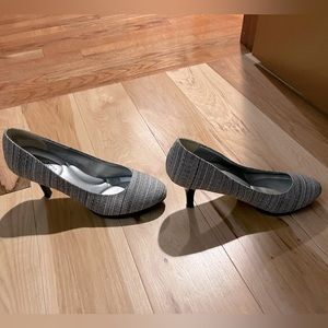 Gray Knit Heels 🩶